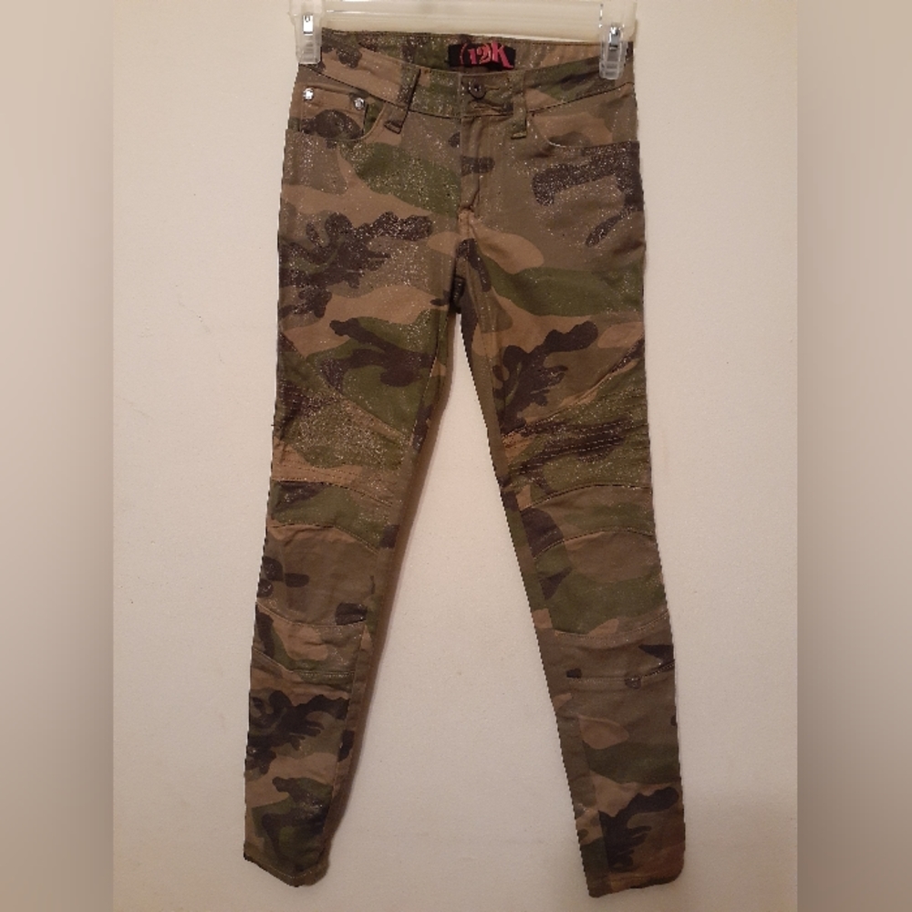 12K green camo straight leg jeans w/ glitter size 7